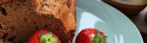 Koken met Fannetiek: Strawberry Peanutbutter Protein Cake